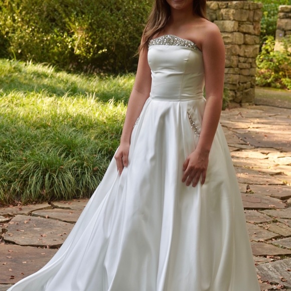 Sherri hill pageant dress strapless white - Picture 3 of 14